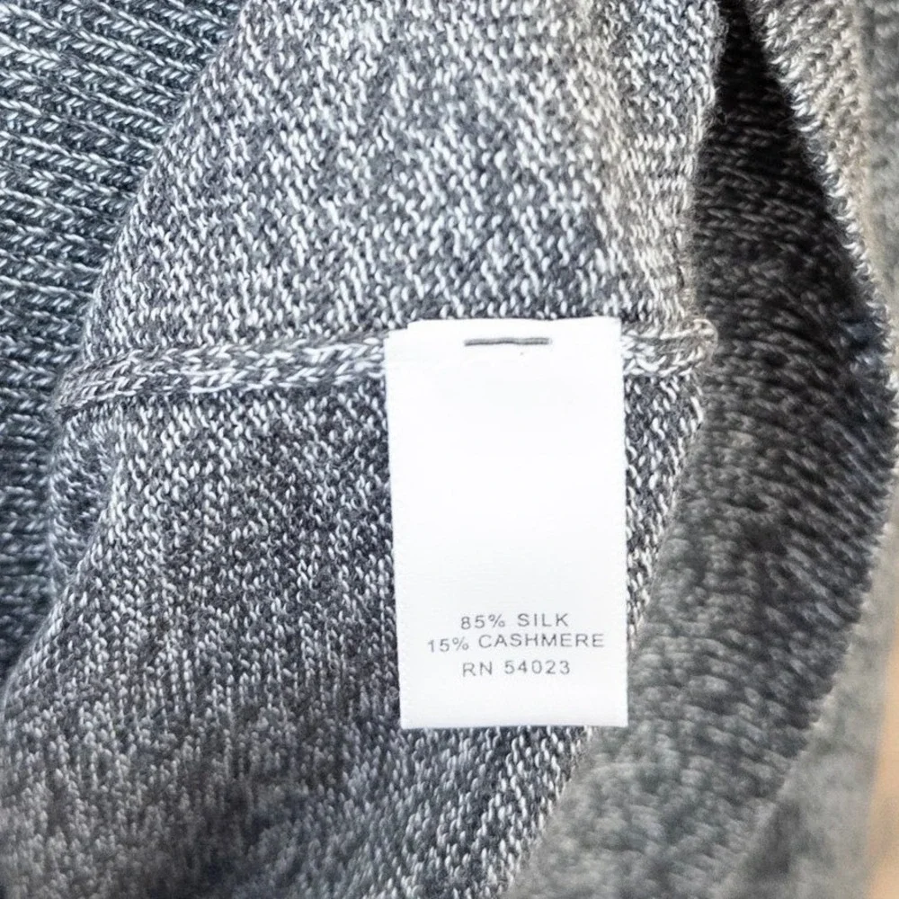 Banana Republic Mens Silk Cashmere Sweater L Gray V-Neck Pullover Quiet Luxury